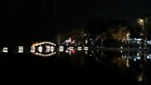 杭州西湖小橋夜景