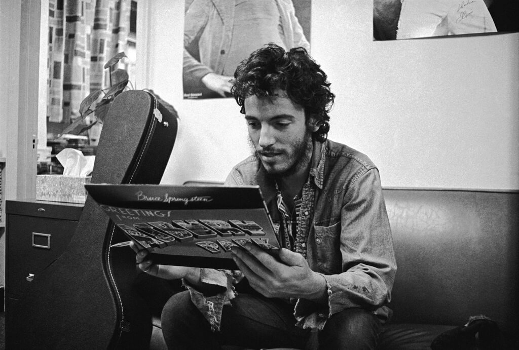 【Bruce Springsteen】《Greetings from Asbury Park, N.J.》：酒吧駐唱八年，傳奇搖滾樂巨星首張專輯 23